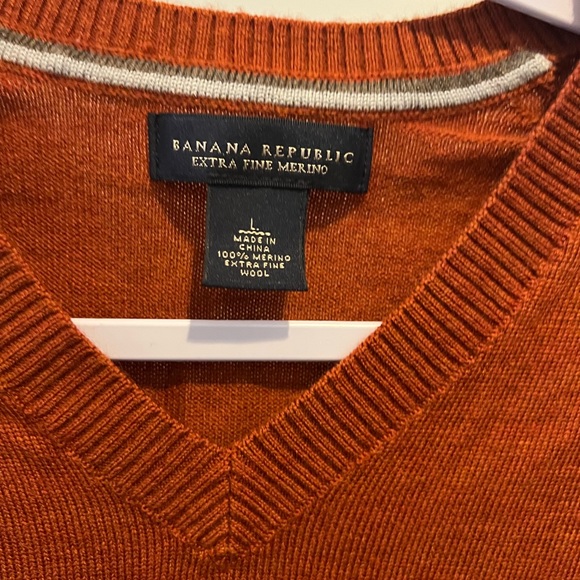 Banana Republic Merino Wool Sweater L - Picture 2 of 2